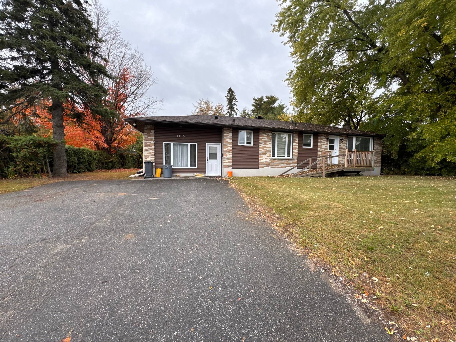 









1196


Boul. Maloney E.

,
Gatineau (Gatineau),




QC
J8P1H9

