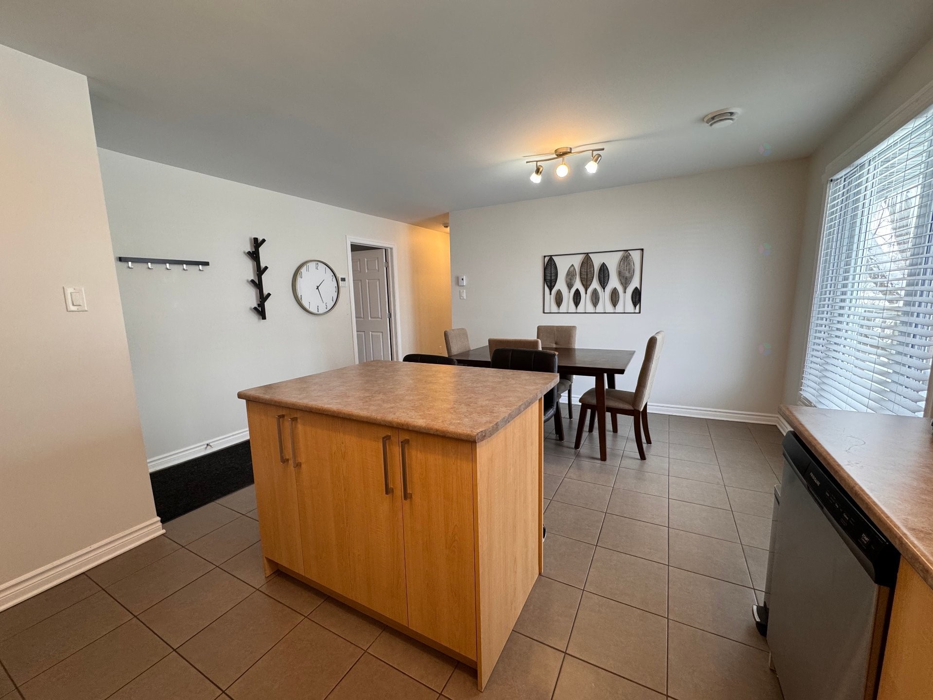 









1196


Boul. Maloney E.

,
Gatineau (Gatineau),




QC
J8P1H9

