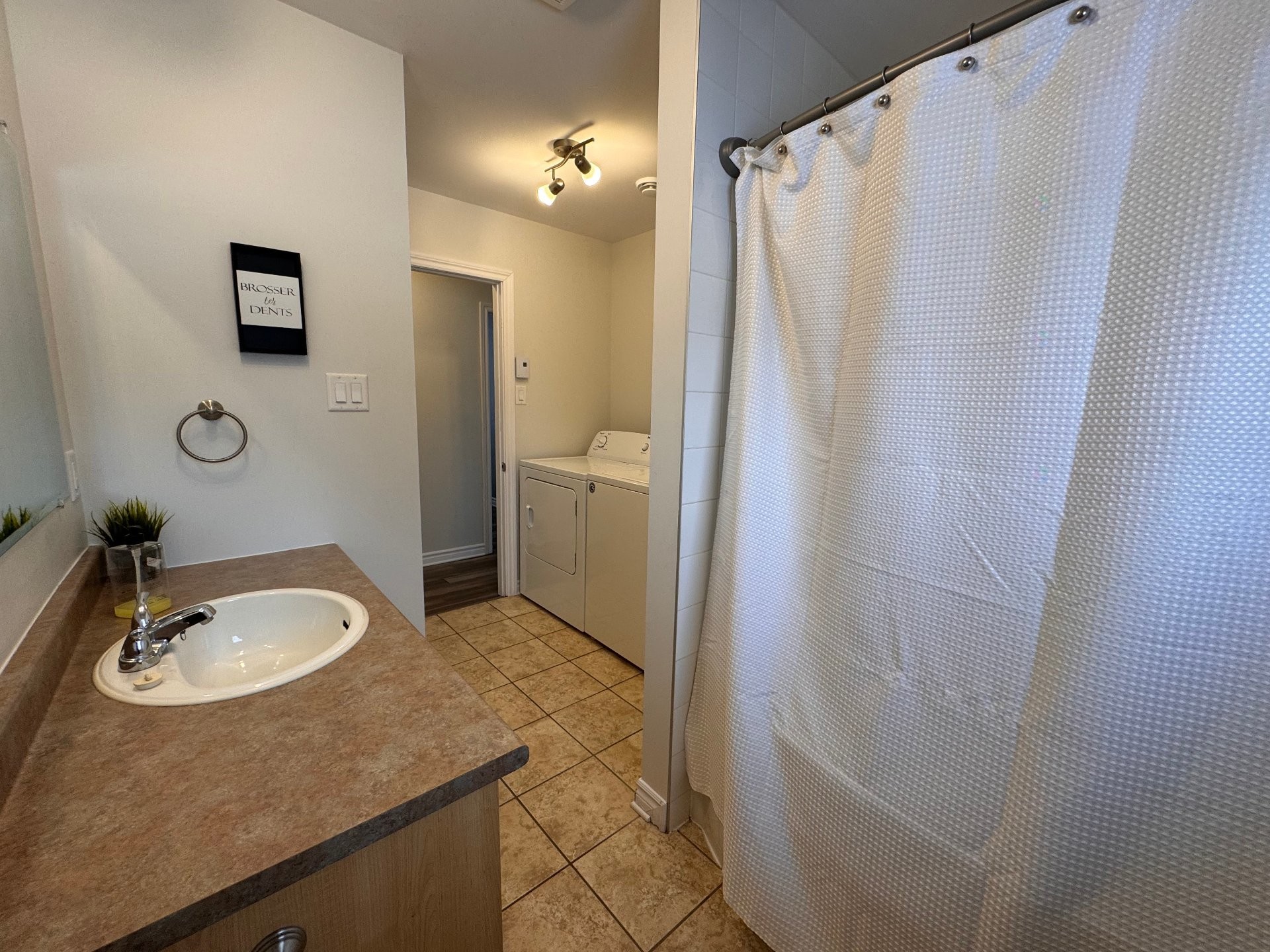 









1196


Boul. Maloney E.

,
Gatineau (Gatineau),




QC
J8P1H9

