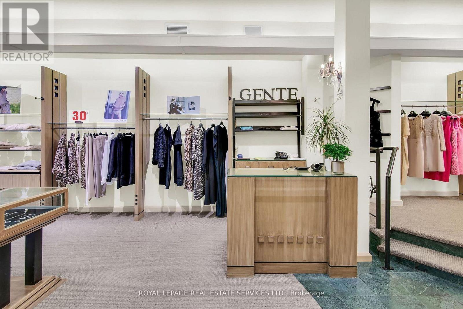 












1232 ST CLAIR AVENUE W

,
Toronto,




Ontario
M6E1B7

