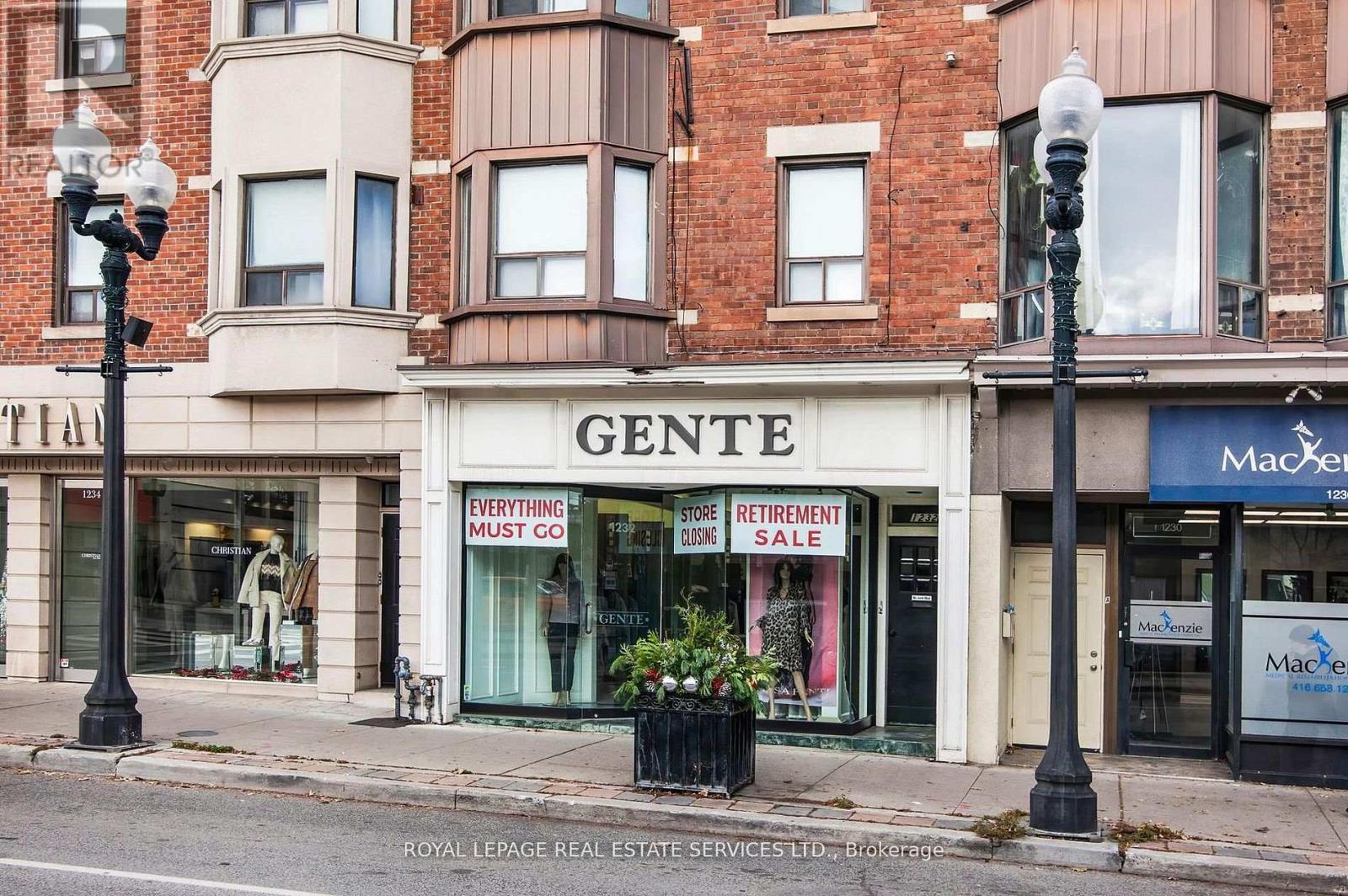 












1232 ST CLAIR AVENUE W

,
Toronto,




Ontario
M6E1B7

