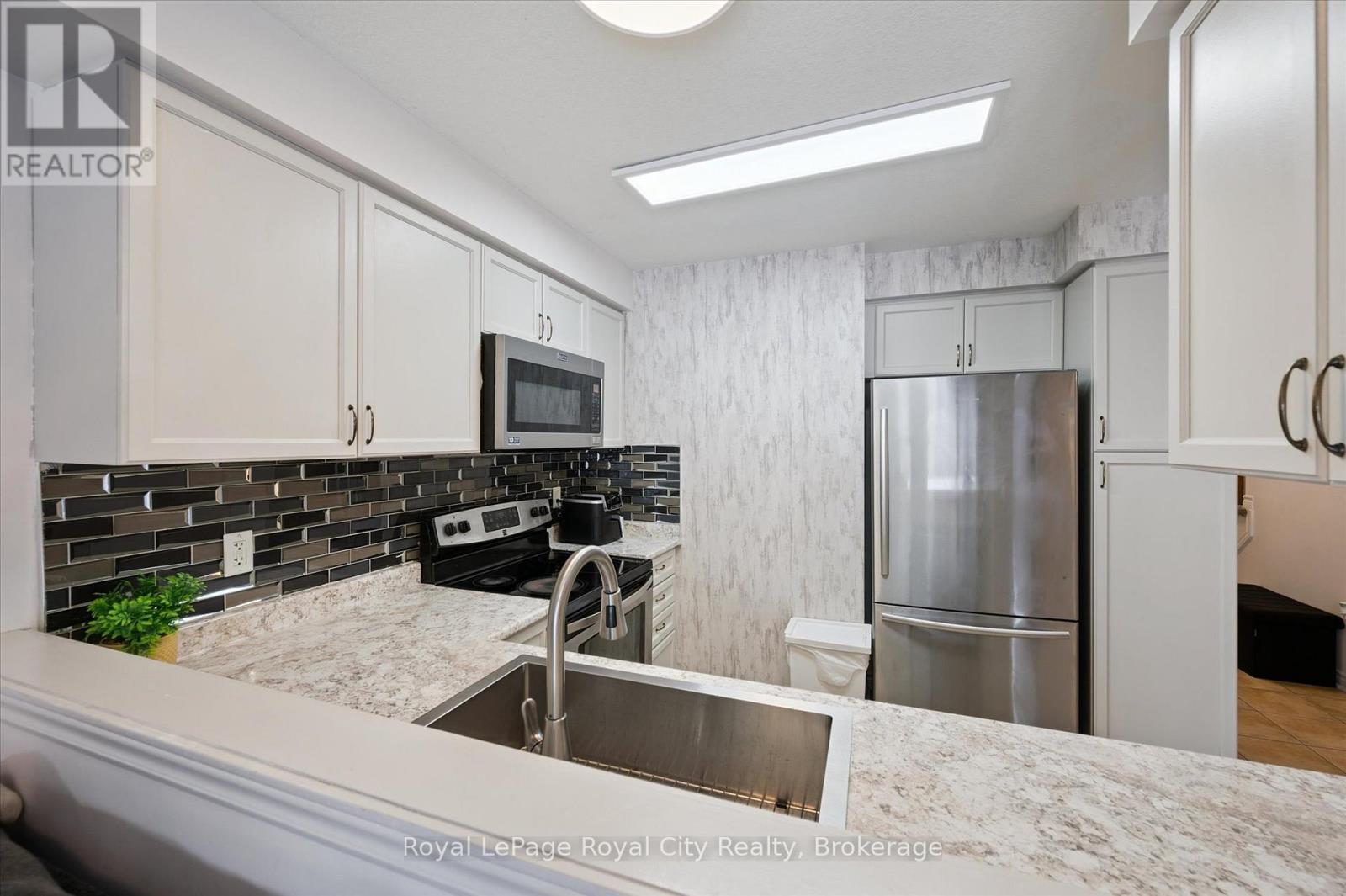 












91 LAMBETH WAY

,
Guelph (Pineridge/Westminster Woods),




Ontario
N1L0H1

