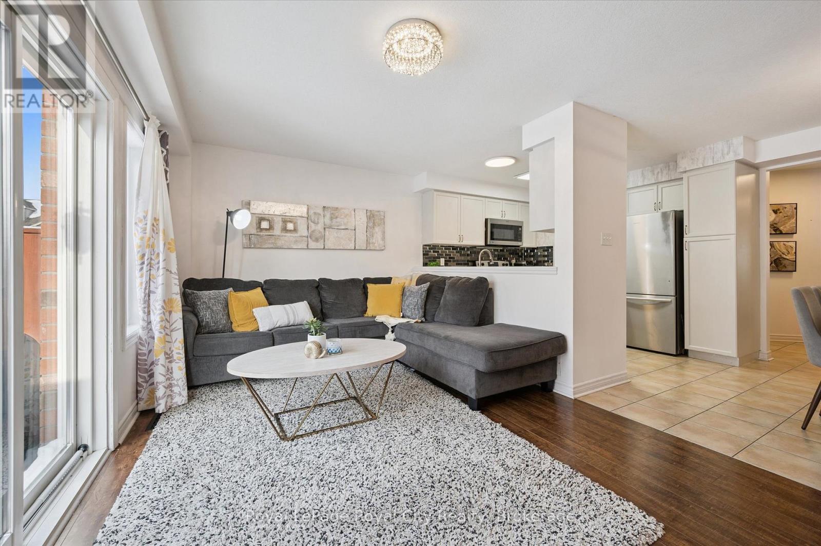 












91 LAMBETH WAY

,
Guelph (Pineridge/Westminster Woods),




Ontario
N1L0H1

