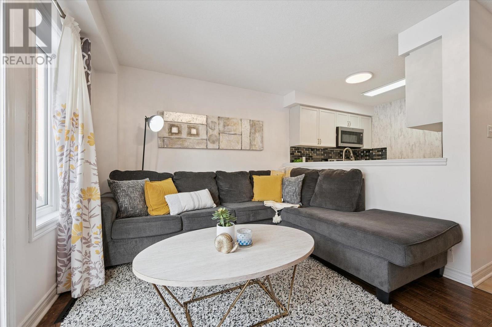 












91 LAMBETH WAY

,
Guelph (Pineridge/Westminster Woods),




Ontario
N1L0H1

