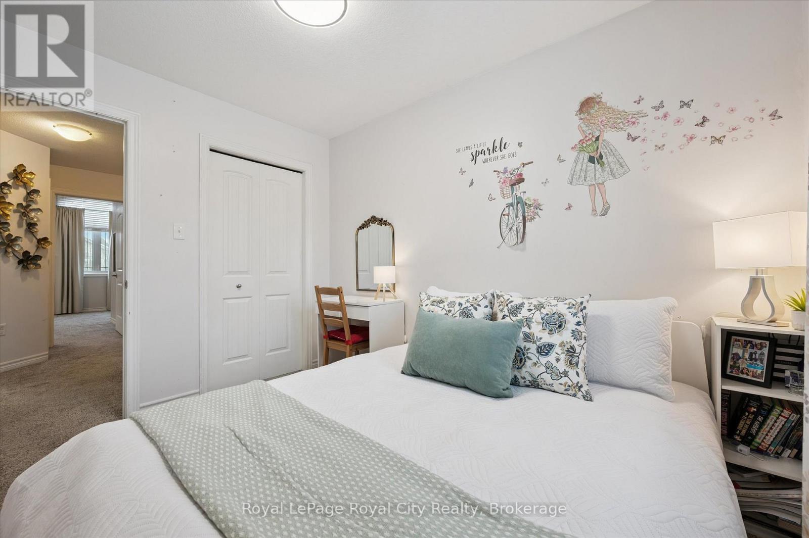 












91 LAMBETH WAY

,
Guelph (Pineridge/Westminster Woods),




Ontario
N1L0H1

