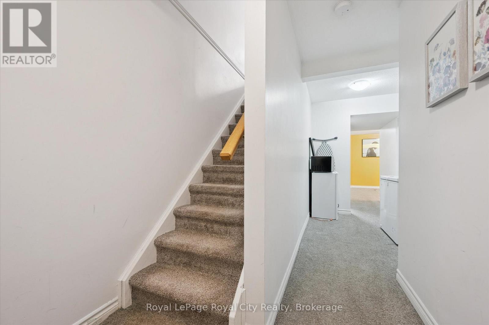 












91 LAMBETH WAY

,
Guelph (Pineridge/Westminster Woods),




Ontario
N1L0H1

