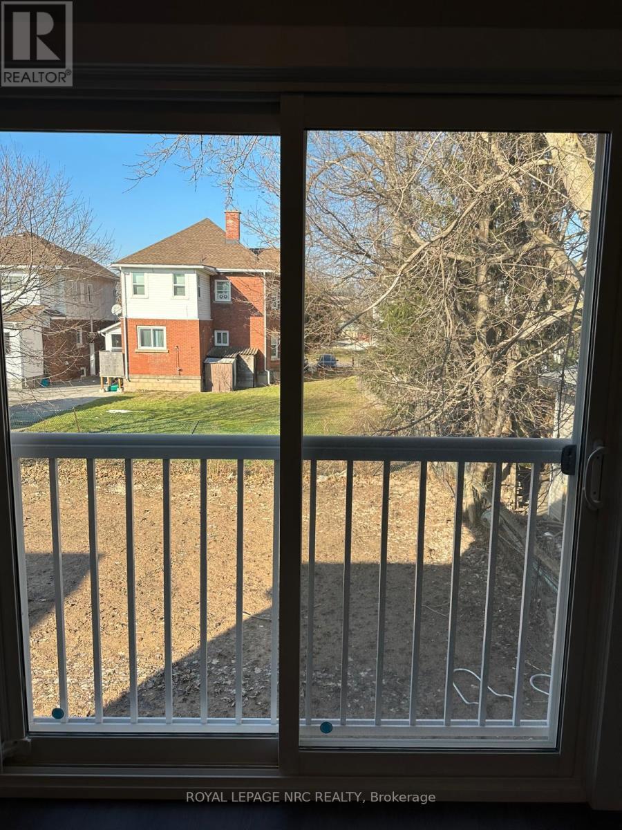 












58 GRIFFITH STREET

,
Welland (Welland Downtown),




Ontario
L3B4G6

