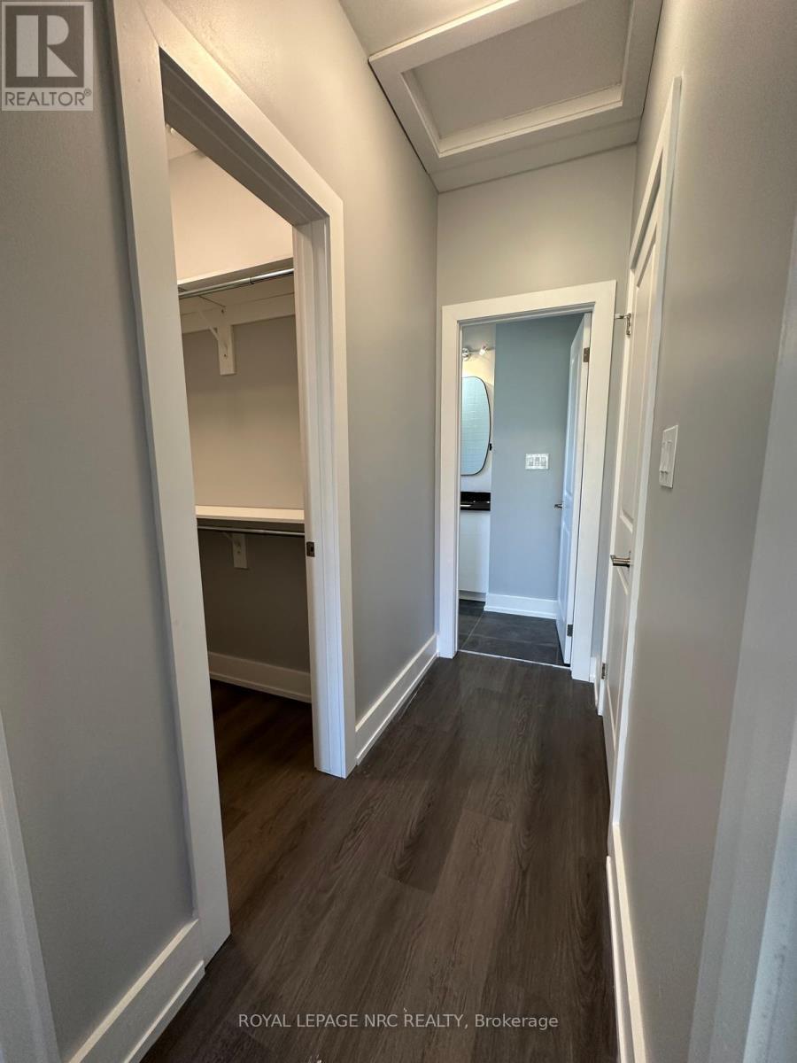 












58 GRIFFITH STREET

,
Welland (Welland Downtown),




Ontario
L3B4G6

