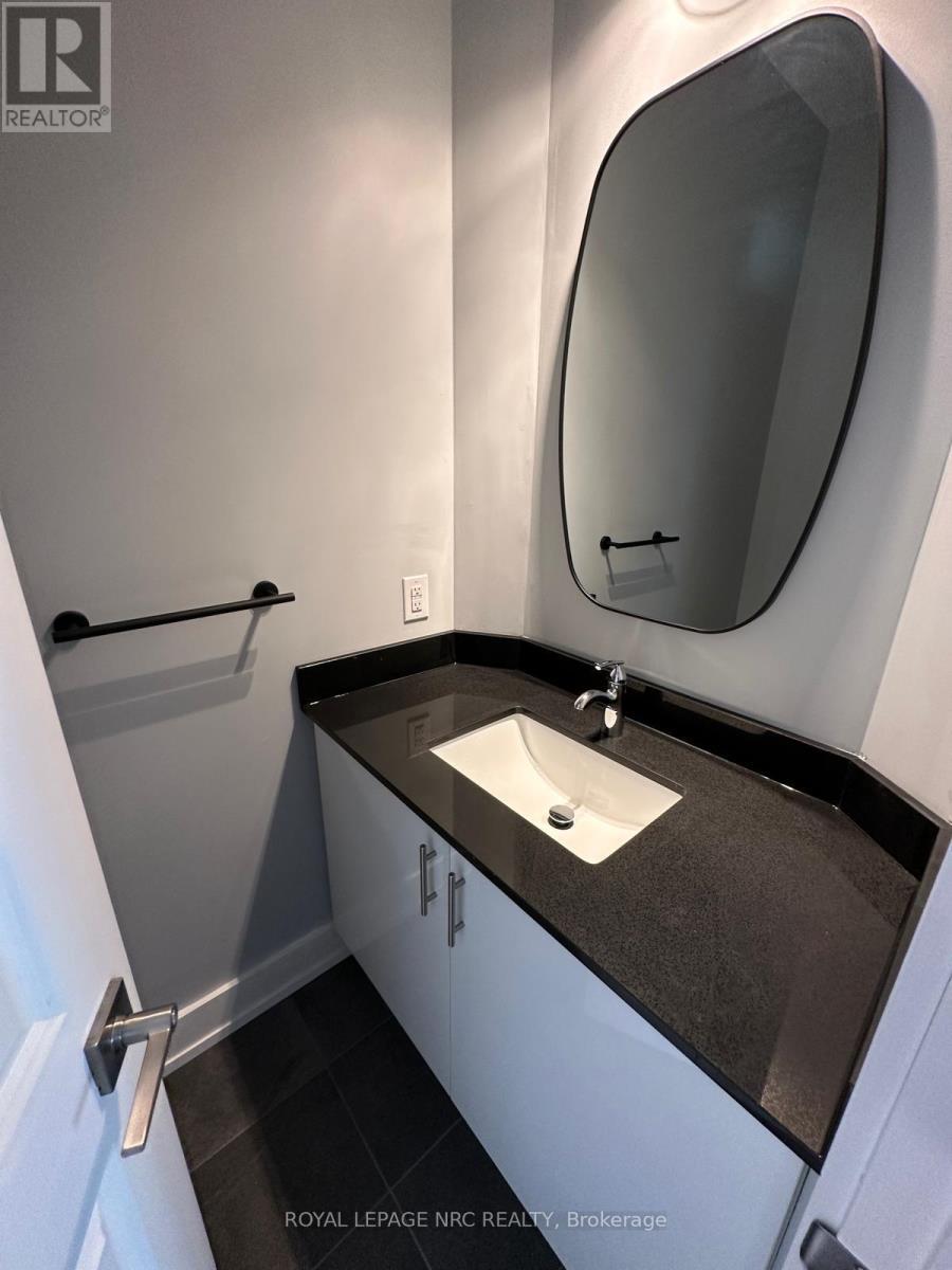 












58 GRIFFITH STREET

,
Welland (Welland Downtown),




Ontario
L3B4G6

