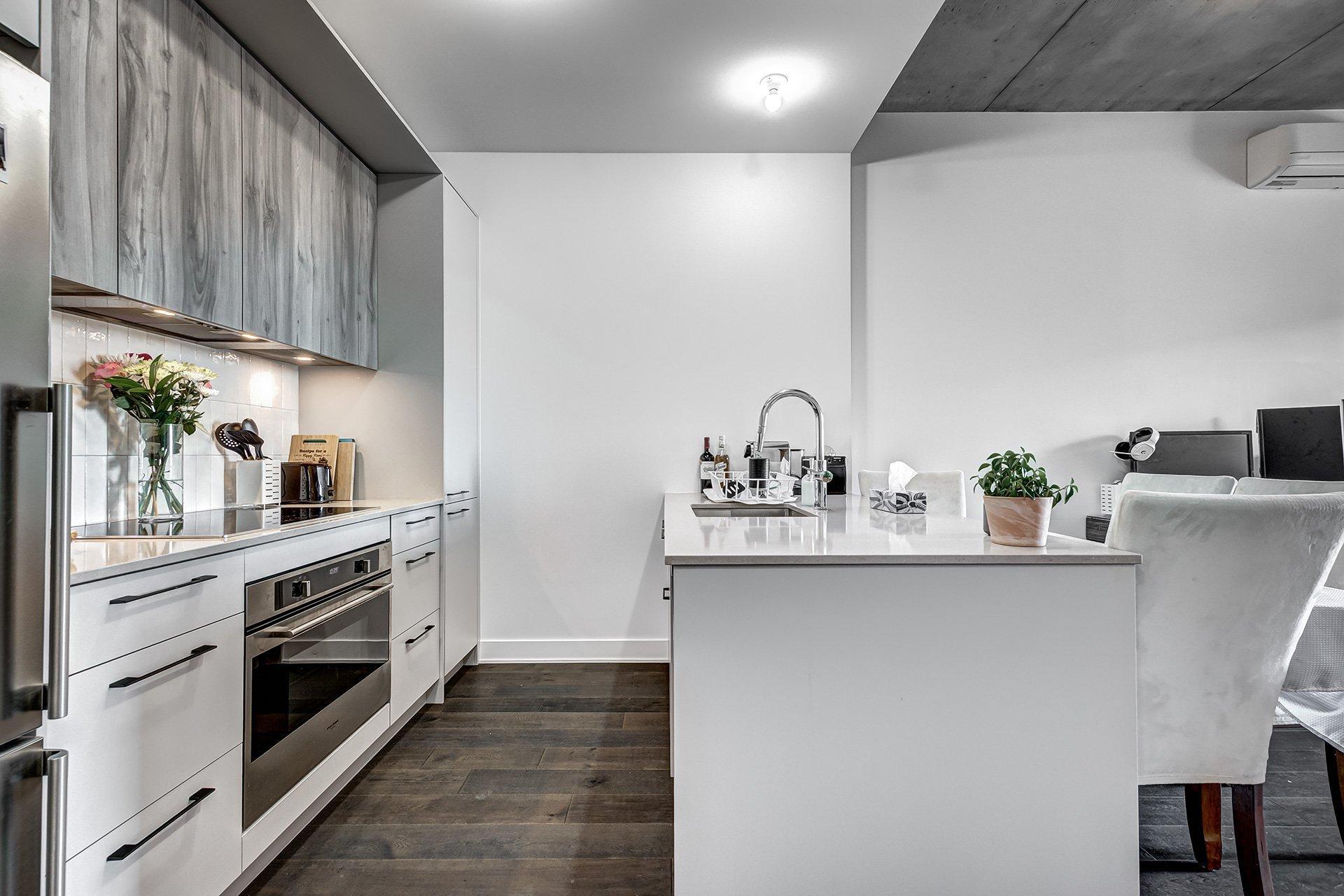 









7227


Boul. Newman

, 610,
Montréal (LaSalle),




QC
H8N0H7

