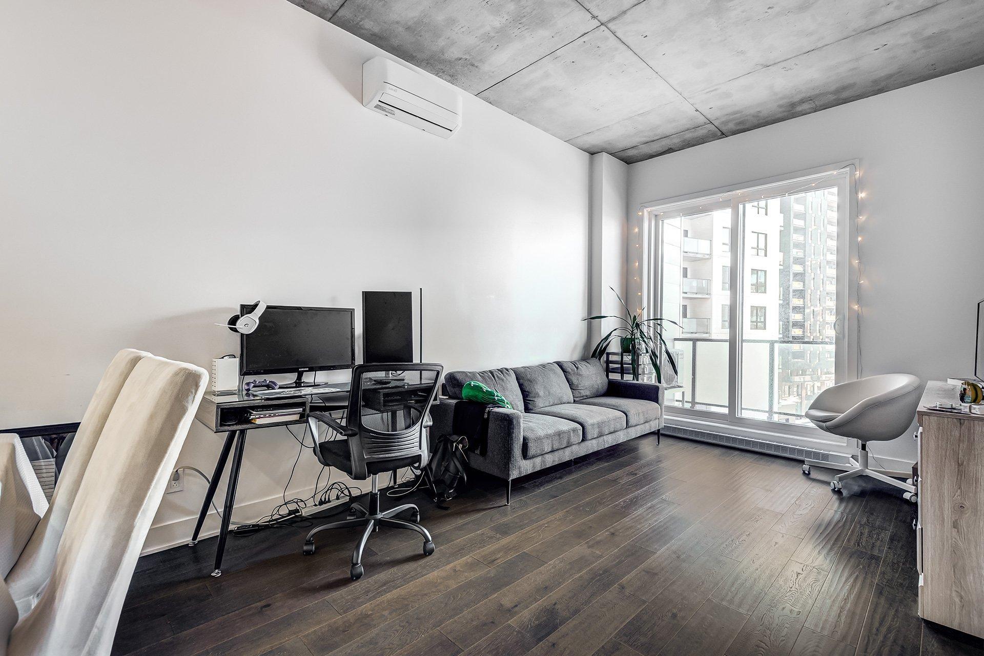 









7227


Boul. Newman

, 610,
Montréal (LaSalle),




QC
H8N0H7

