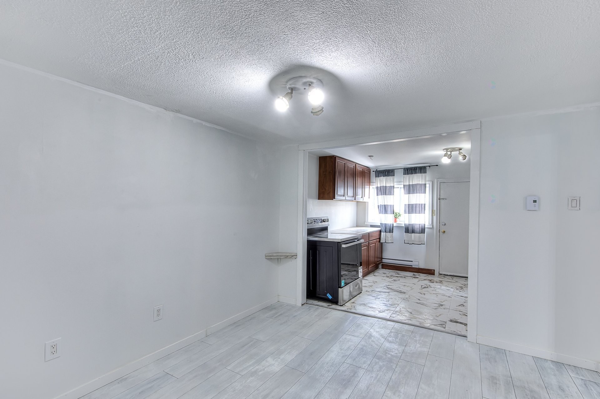 









5165


Av. de Cannes

,
Laval (Chomedey),




QC
H7W1N4

