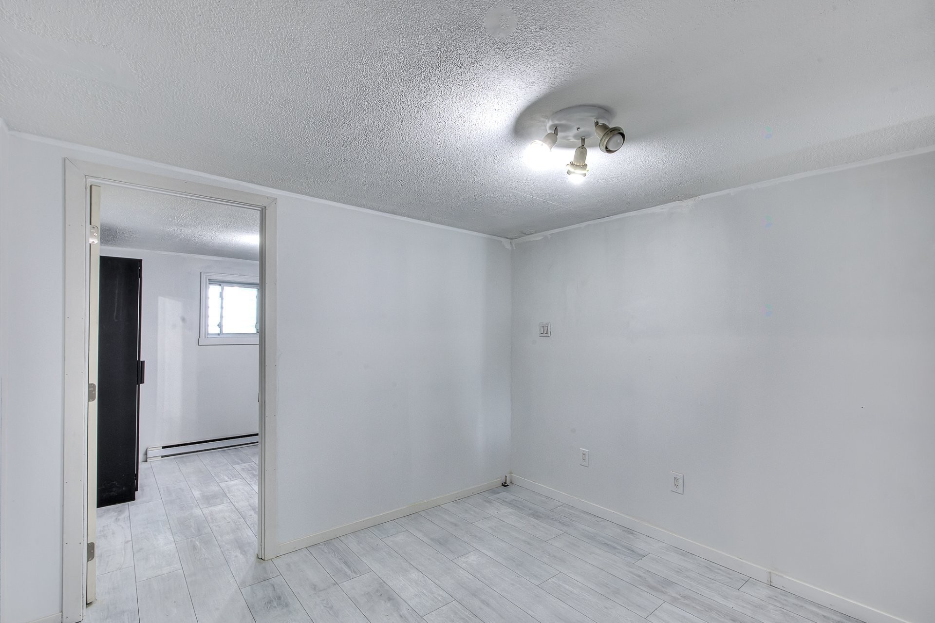 









5165


Av. de Cannes

,
Laval (Chomedey),




QC
H7W1N4

