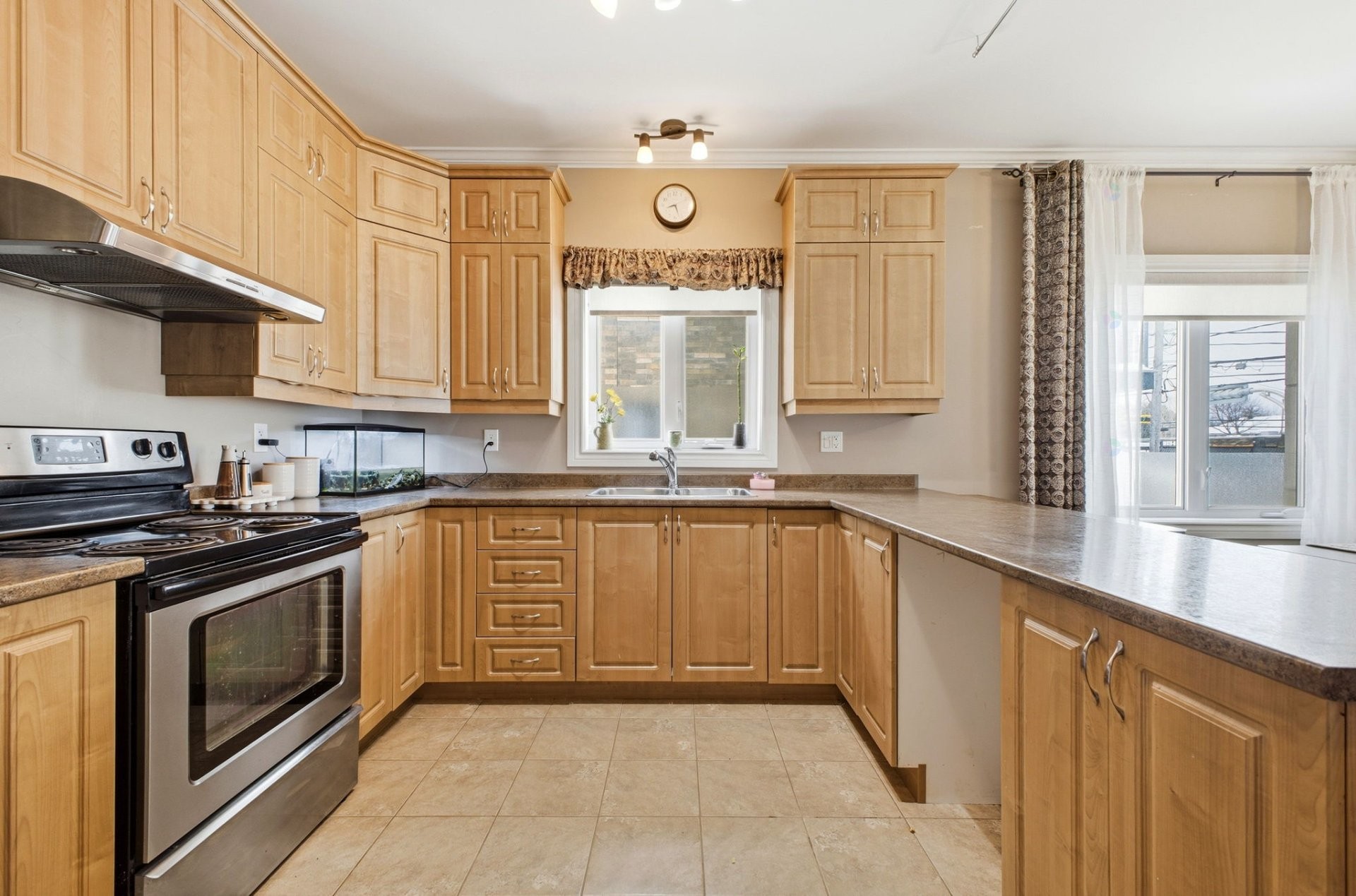 









836


Boul. Maloney E.

, 4,
Gatineau (Gatineau),




QC
J8P1H1

