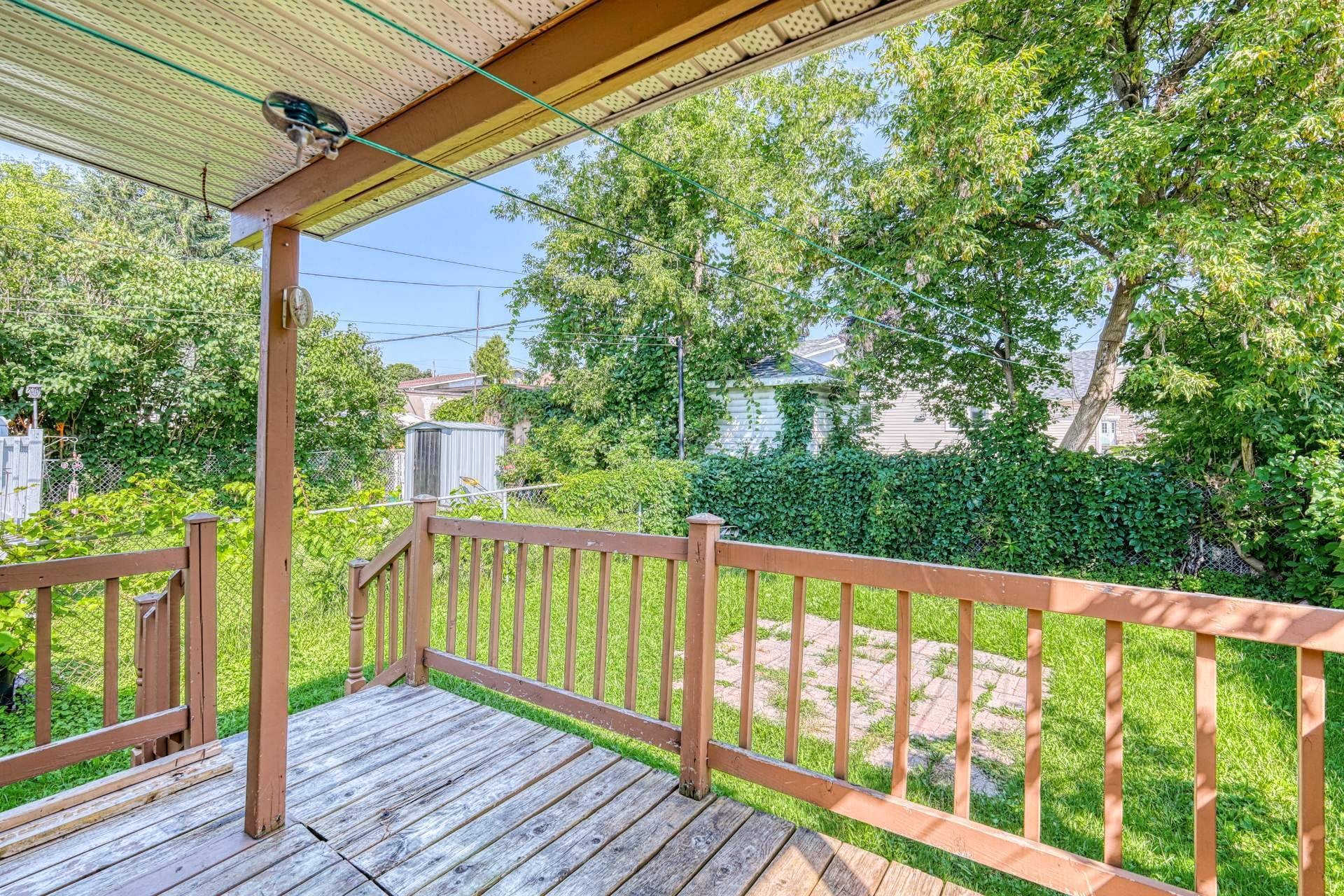 









104


Rue Jeanne-d'Arc

,
Gatineau (Hull),




QC
J8Y2H7

