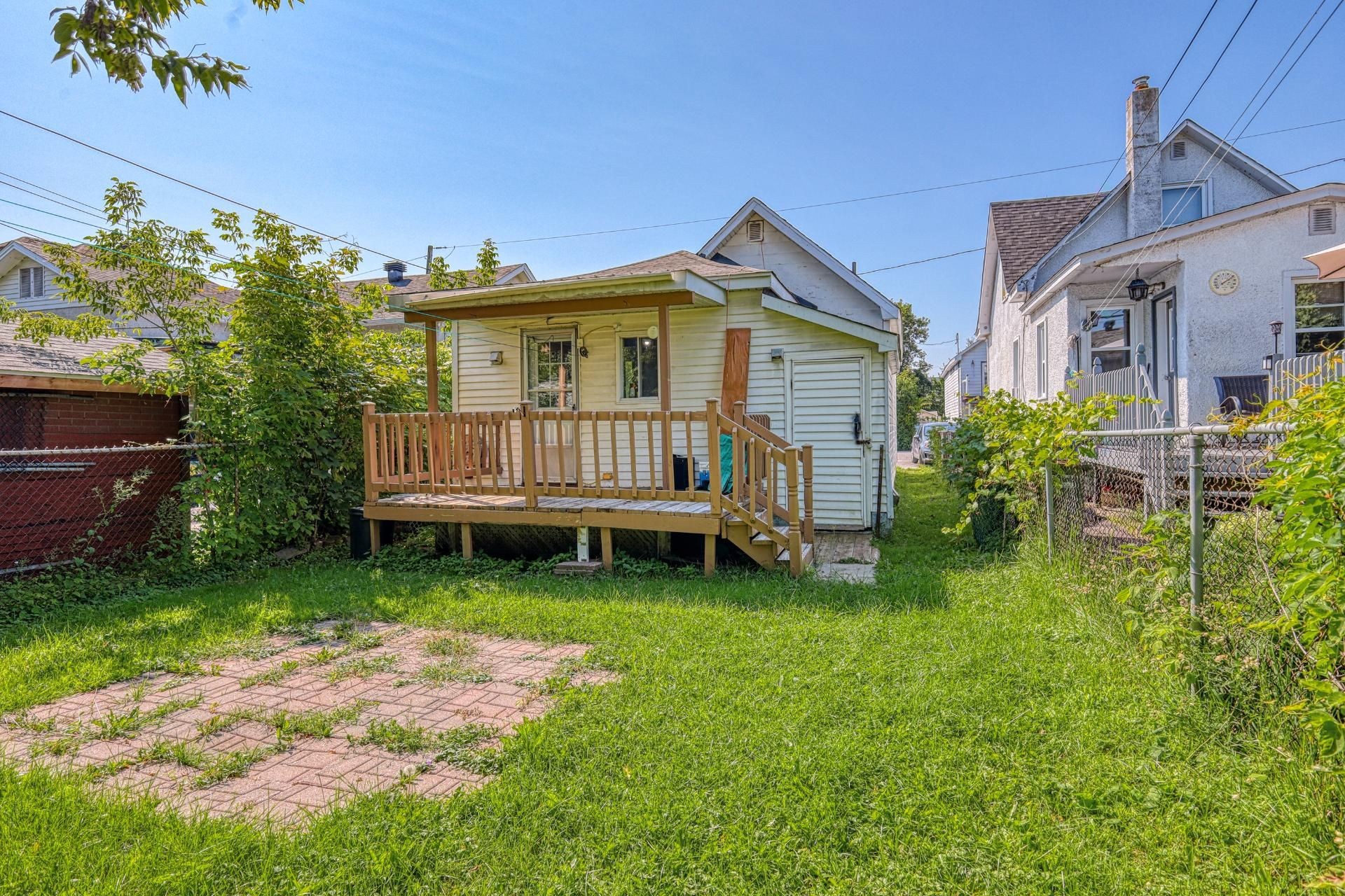 









104


Rue Jeanne-d'Arc

,
Gatineau (Hull),




QC
J8Y2H7

