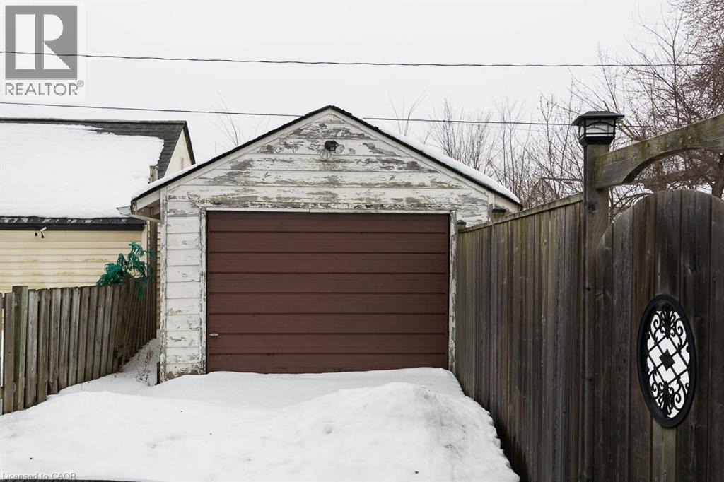 












341 CORVETTE Street

,
Welland,




Ontario
L3B4S5

