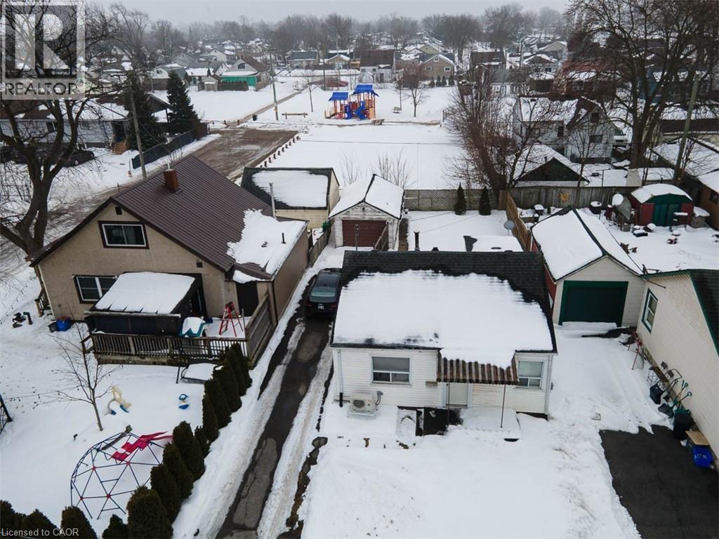 












341 CORVETTE Street

,
Welland,




Ontario
L3B4S5

