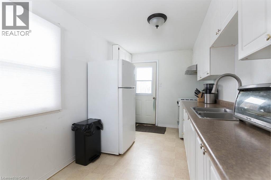 












341 CORVETTE Street

,
Welland,




Ontario
L3B4S5

