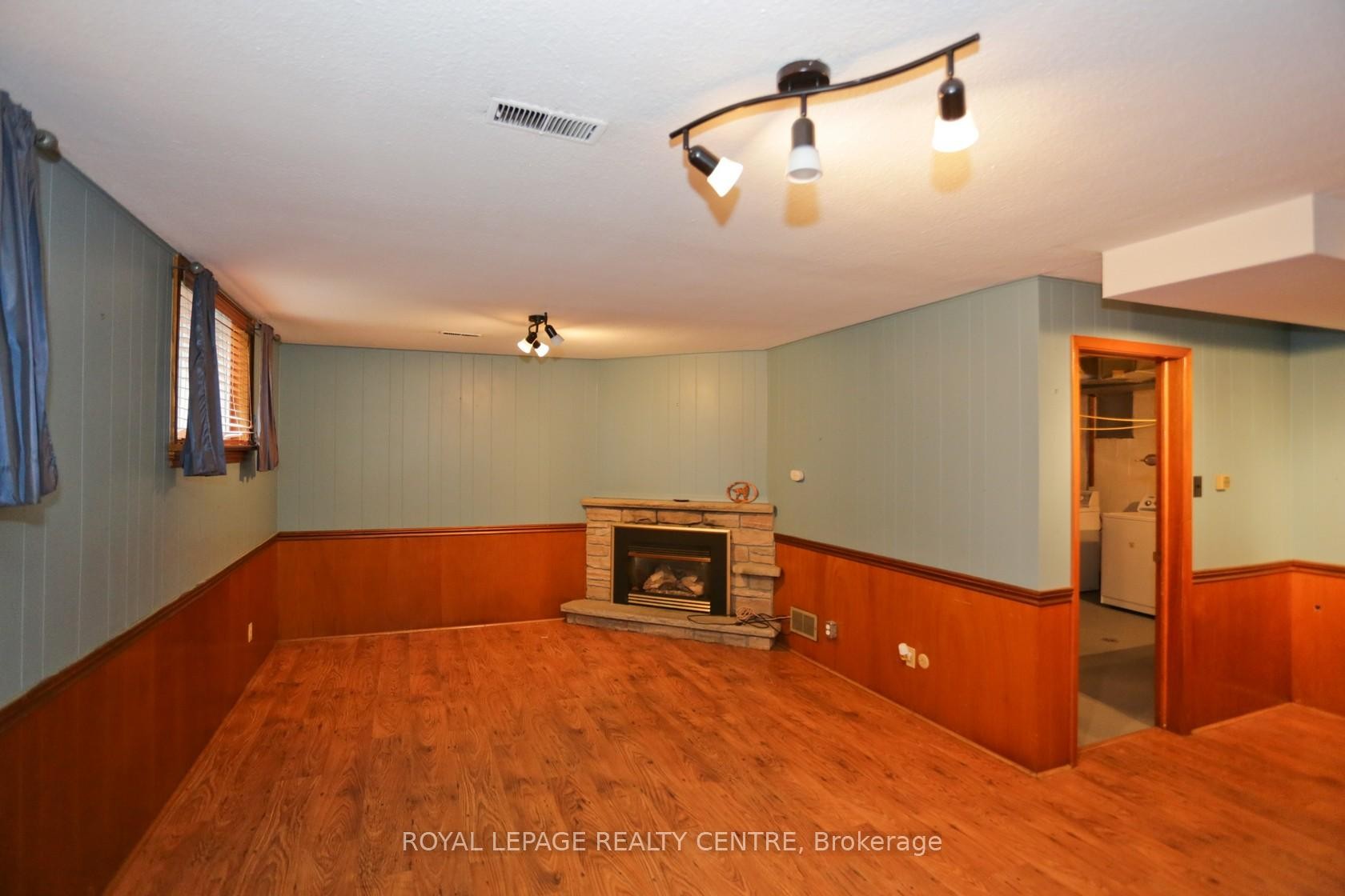 









2341


Genevieve

Drive,
Mississauga,




ON
L5A 2M2

