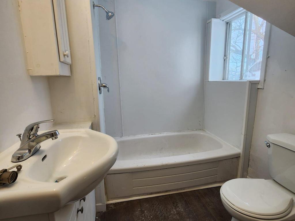 












23 Sixth Street

,
Glace Bay,




NS
B1A 4J8

