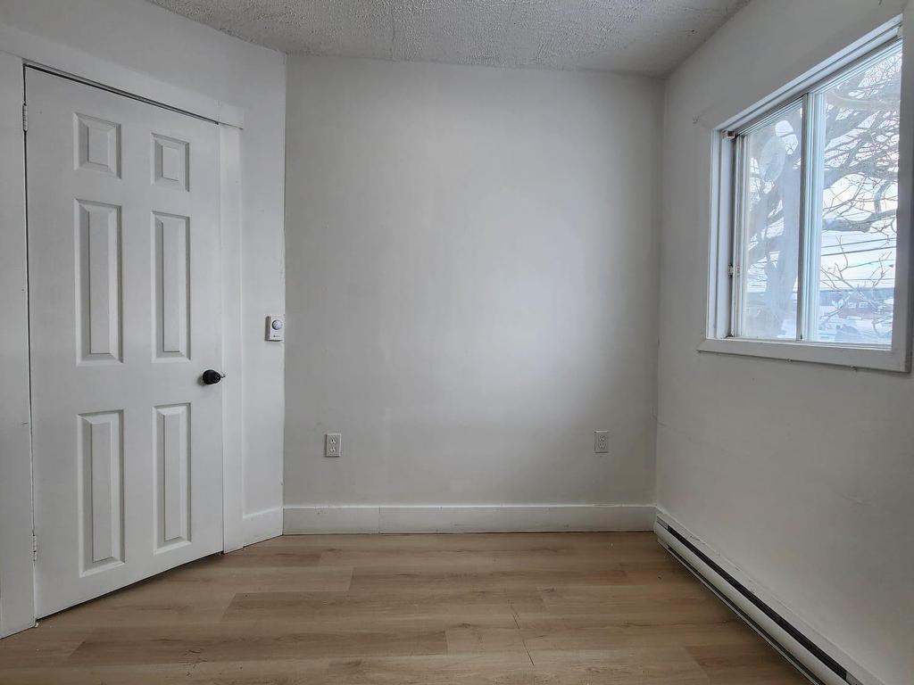 












23 Sixth Street

,
Glace Bay,




NS
B1A 4J8

