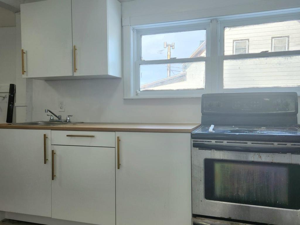 












25 Sixth Street

,
Glace Bay,




NS
B1A 4J8

