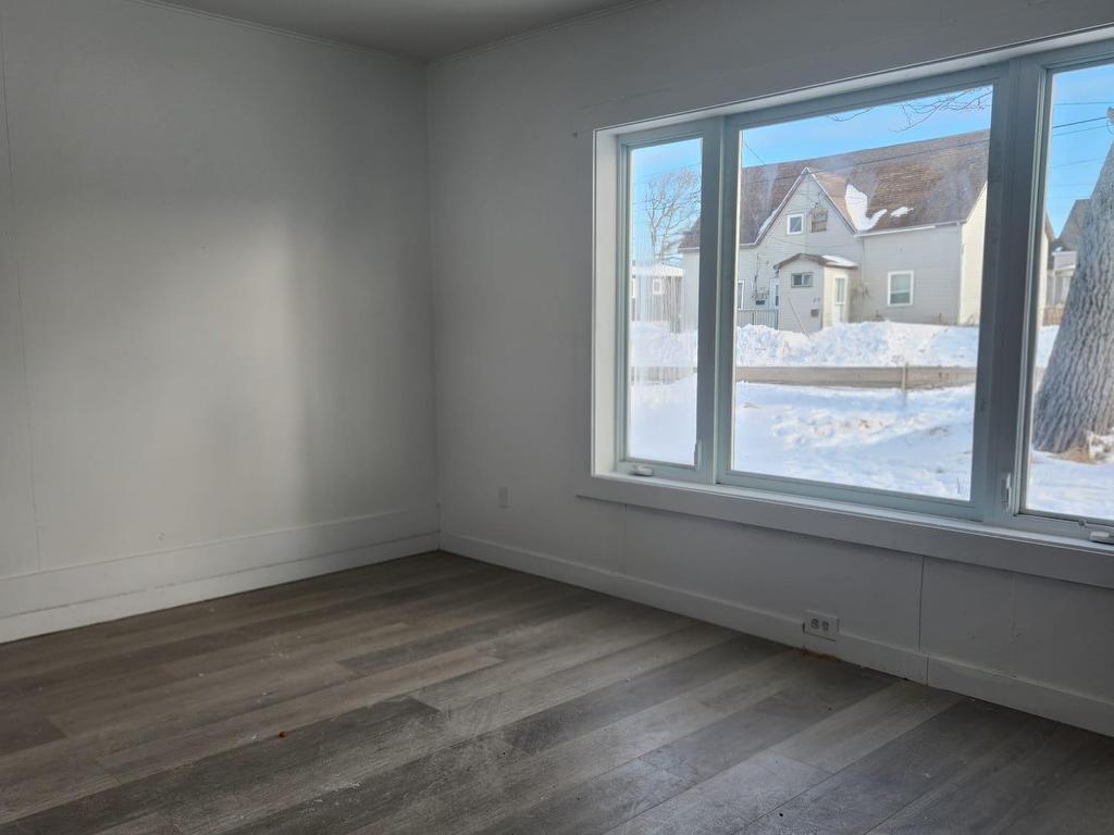 












25 Sixth Street

,
Glace Bay,




NS
B1A 4J8

