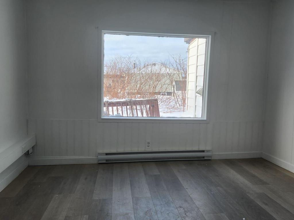 












25 Sixth Street

,
Glace Bay,




NS
B1A 4J8

