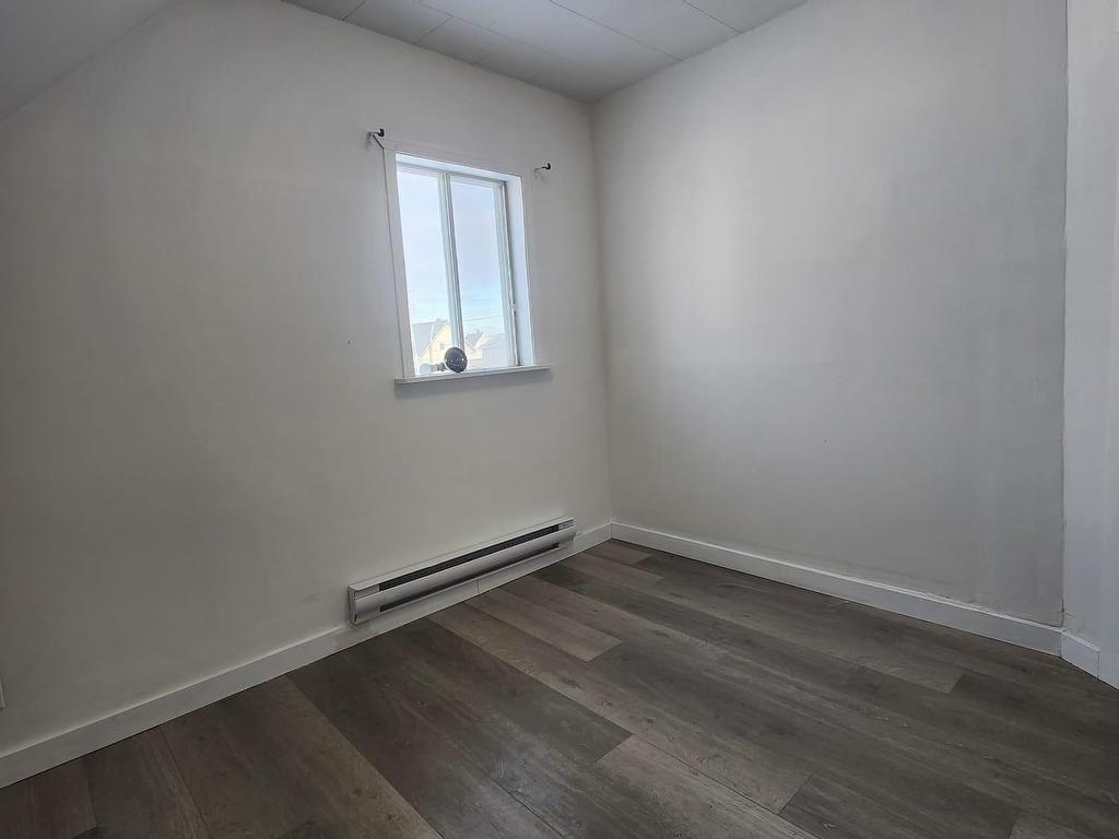 












25 Sixth Street

,
Glace Bay,




NS
B1A 4J8

