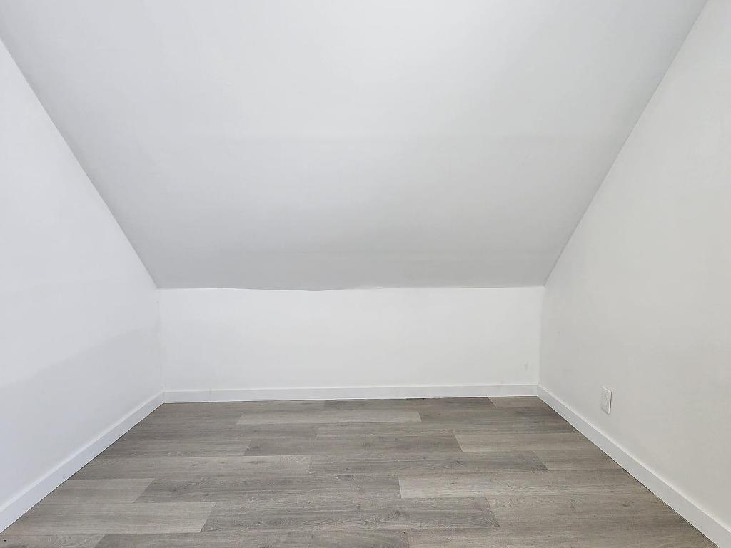 












25 Sixth Street

,
Glace Bay,




NS
B1A 4J8

