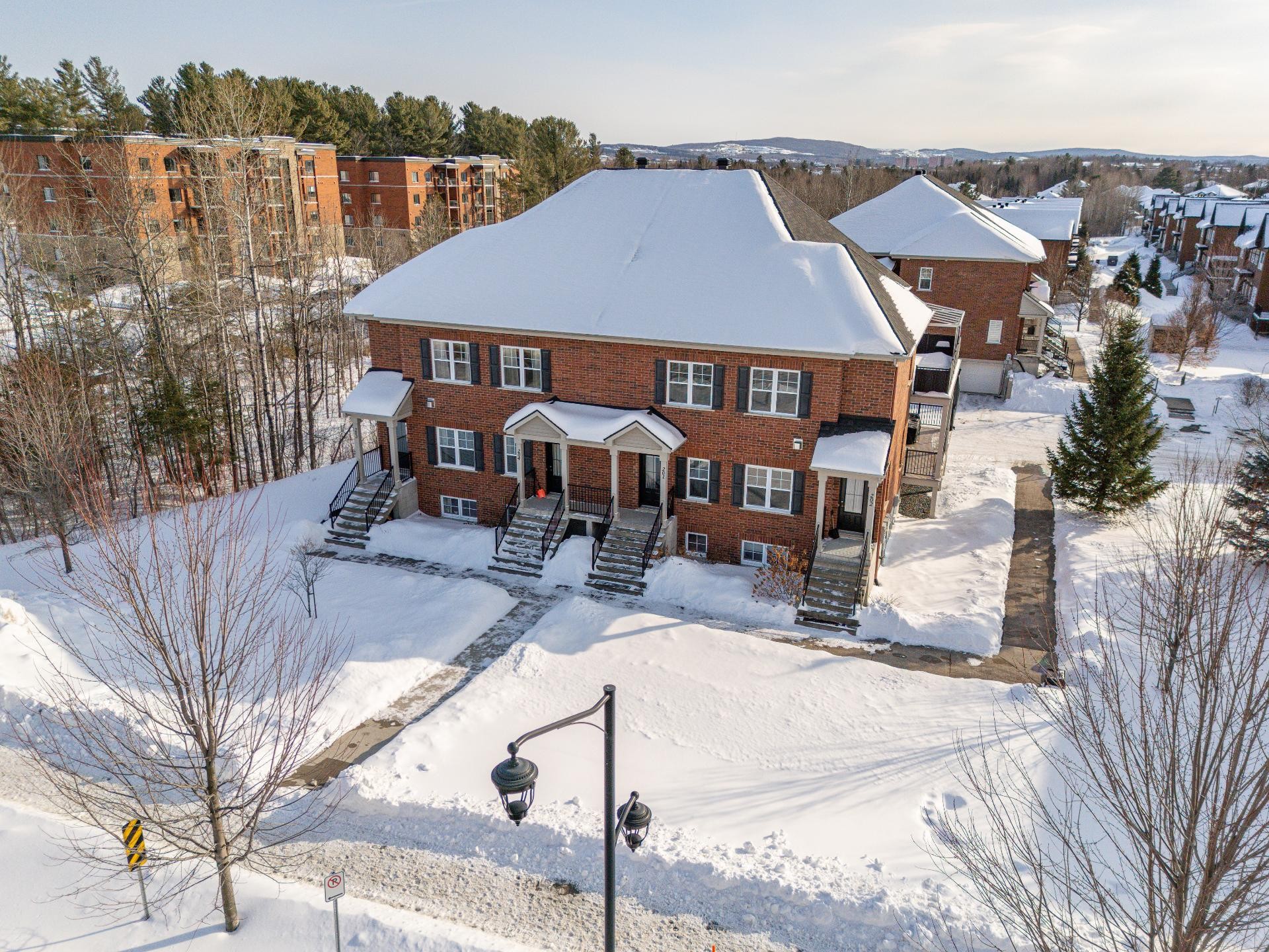 









1150


Rue Albert-Charpentier

, 203,
Sherbrooke (Les Nations),




QC
J1L0E3

