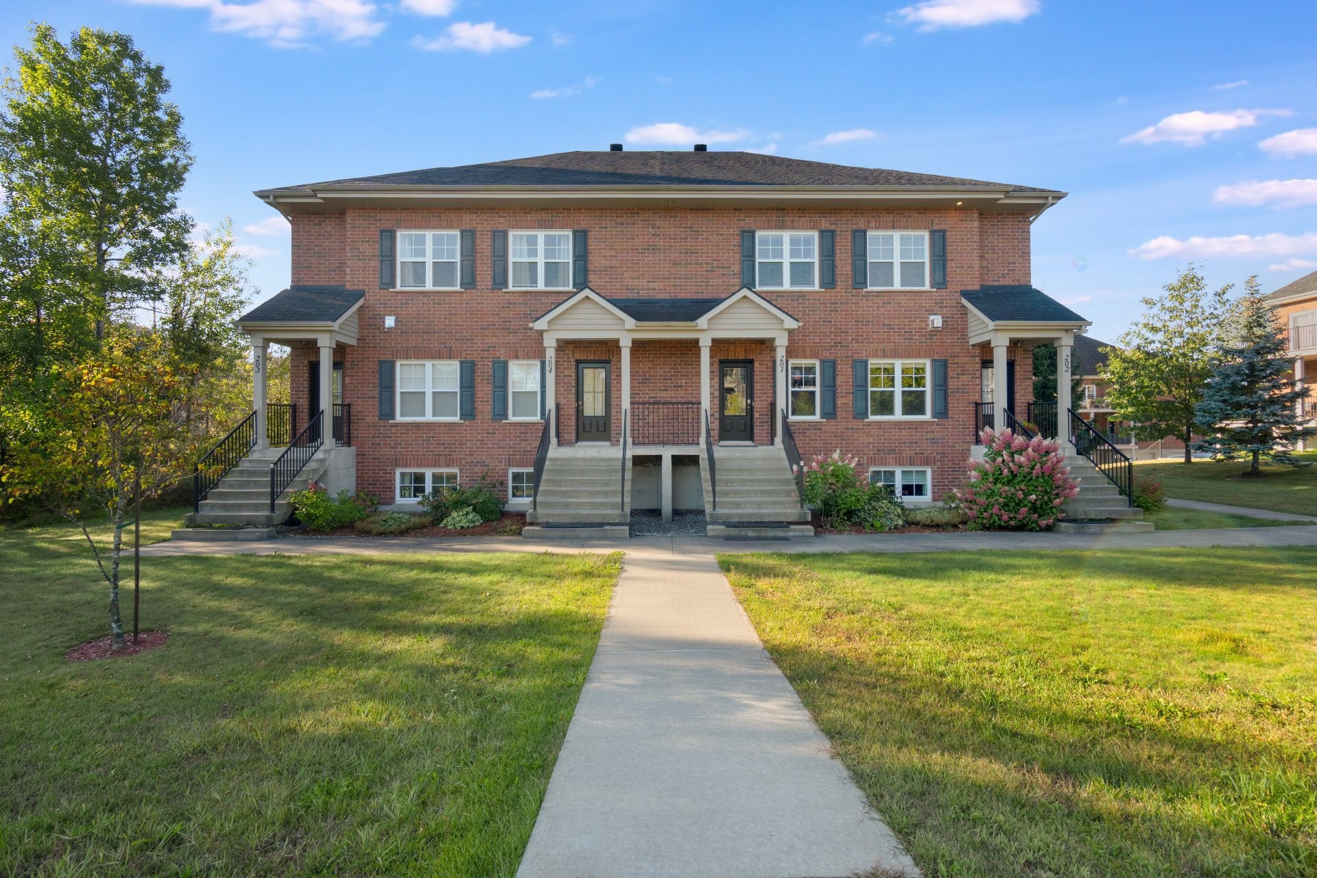 









1150


Rue Albert-Charpentier

, 203,
Sherbrooke (Les Nations),




QC
J1L0E3

