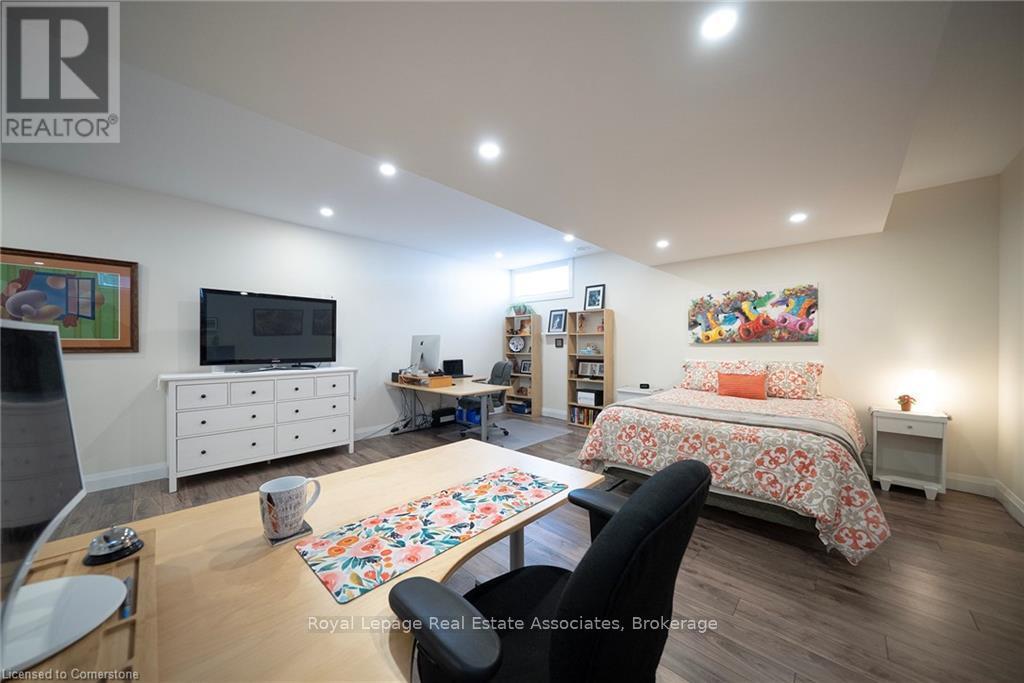 












8 - 325 MCLEAN SCHOOL ROAD

,
Brant,




Ontario
N0E1N0

