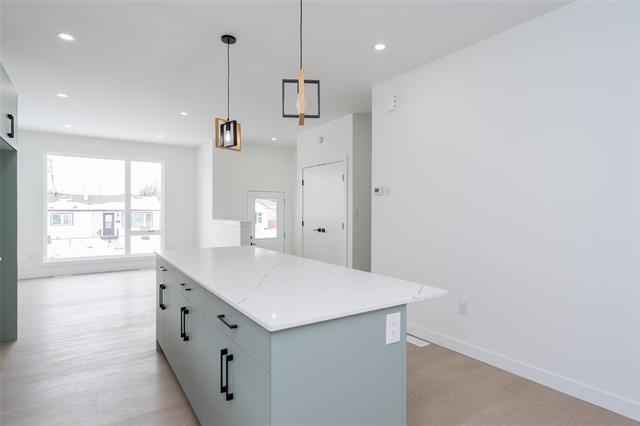 









1975


Ross

AVE,
Winnipeg,




MB
R2R 0E8

