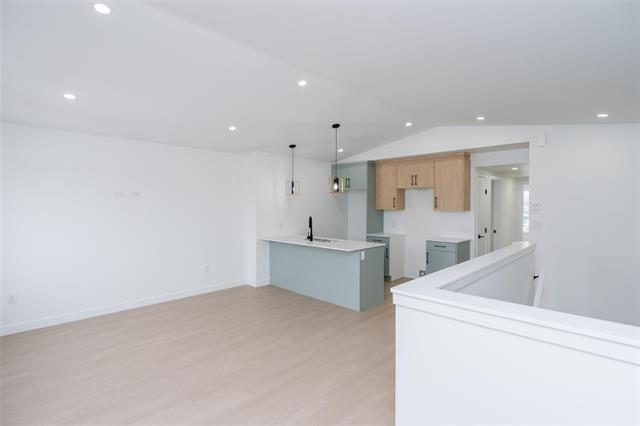 









1975


Ross

AVE,
Winnipeg,




MB
R2R 0E8

