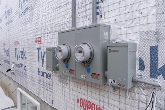 









1975


Ross

AVE,
Winnipeg,




MB
R2R 0E8

