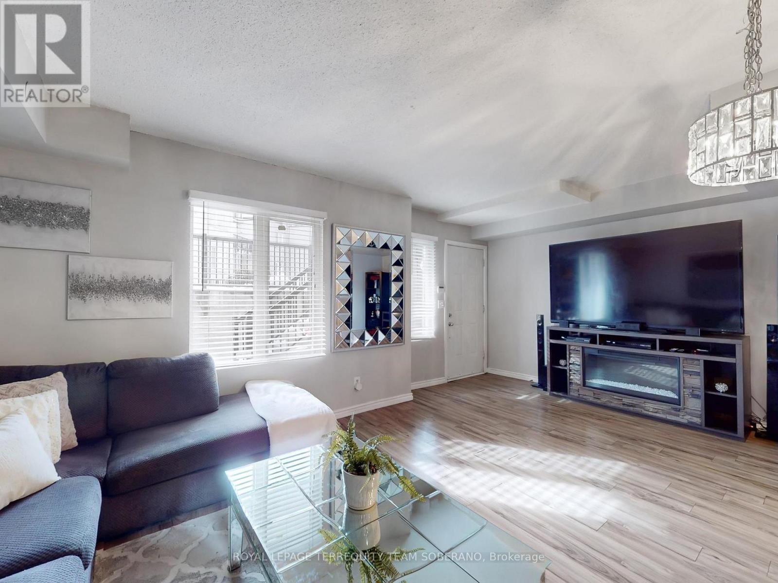 












1028 - 3039 FINCH AVENUE W

,
Toronto,




Ontario
M9M0A4

