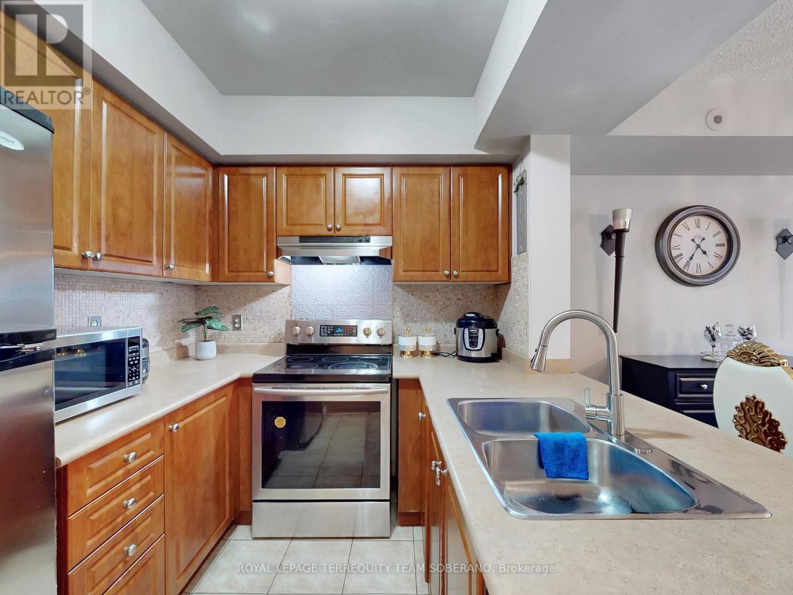 












1028 - 3039 FINCH AVENUE W

,
Toronto,




Ontario
M9M0A4

