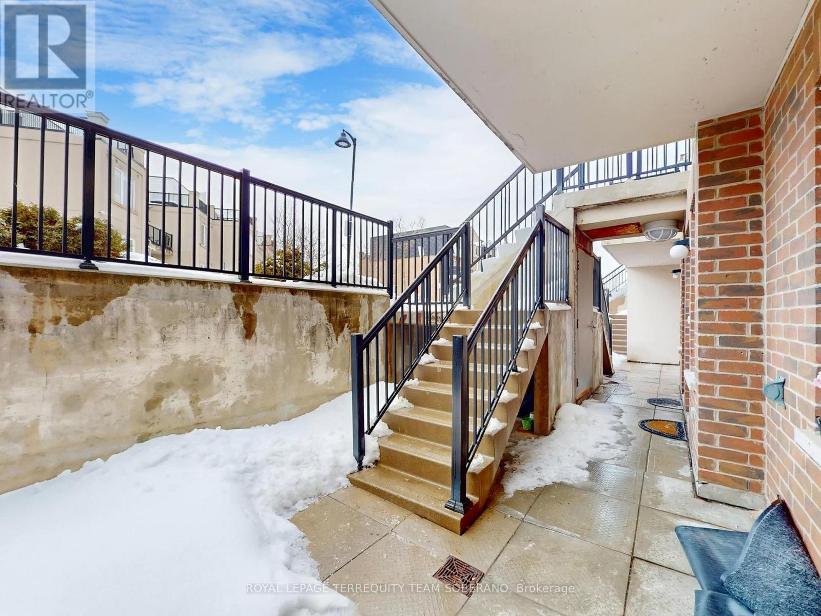 












1028 - 3039 FINCH AVENUE W

,
Toronto,




Ontario
M9M0A4

