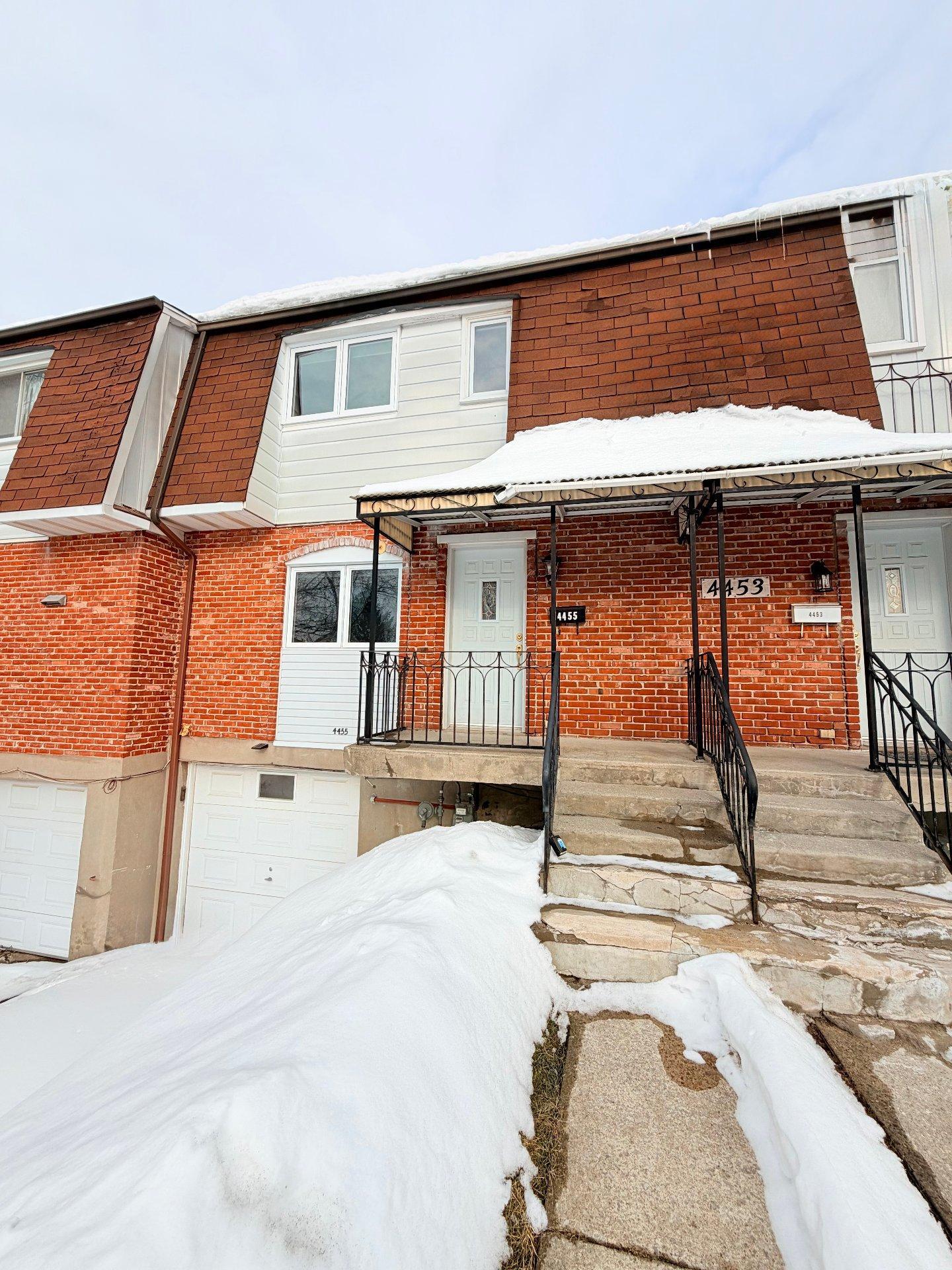 









4455


Rue Jolicoeur

,
Dollard-des-Ormeaux,




QC
H9H2B1

