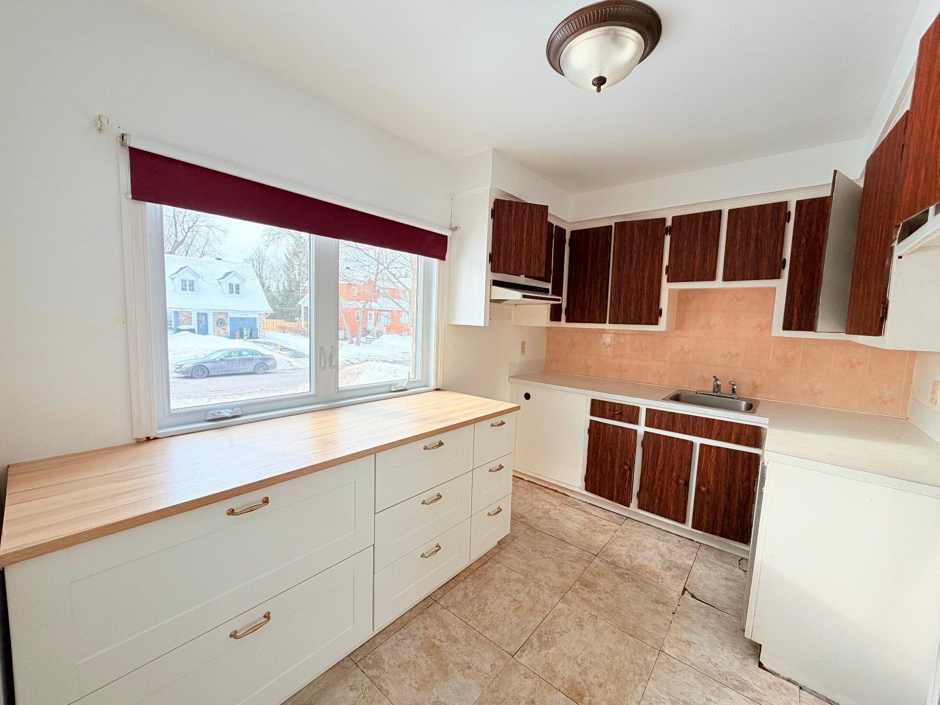 









4455


Rue Jolicoeur

,
Dollard-des-Ormeaux,




QC
H9H2B1

