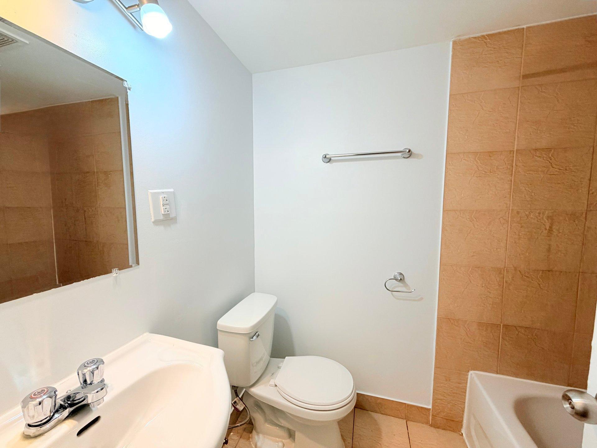 









12100


Boul. de Pierrefonds

, 102,
Montréal (Pierrefonds-Roxboro),




QC
H9A1A2

