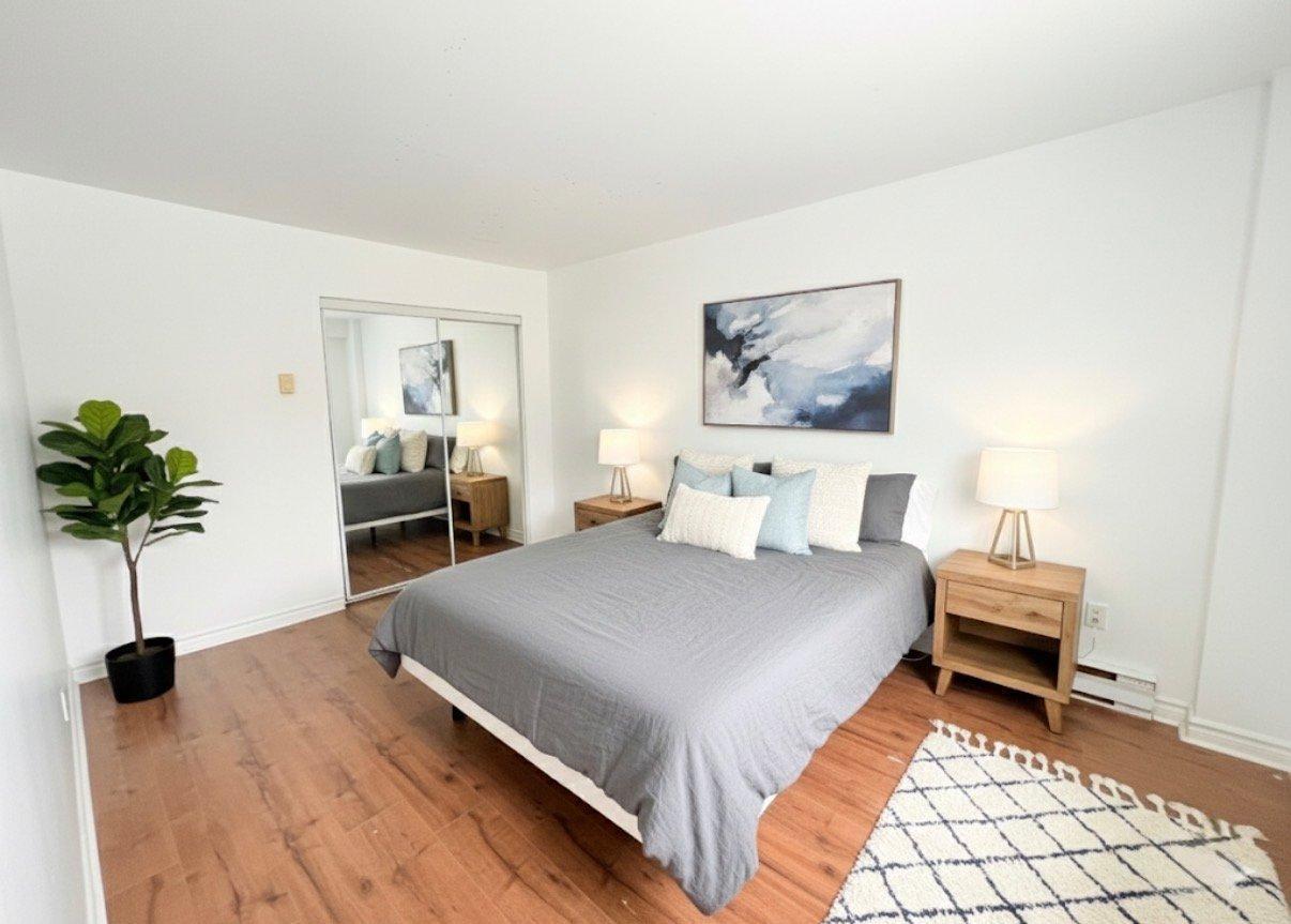 









12100


Boul. de Pierrefonds

, 101,
Montréal (Pierrefonds-Roxboro),




QC
H9A1A2

