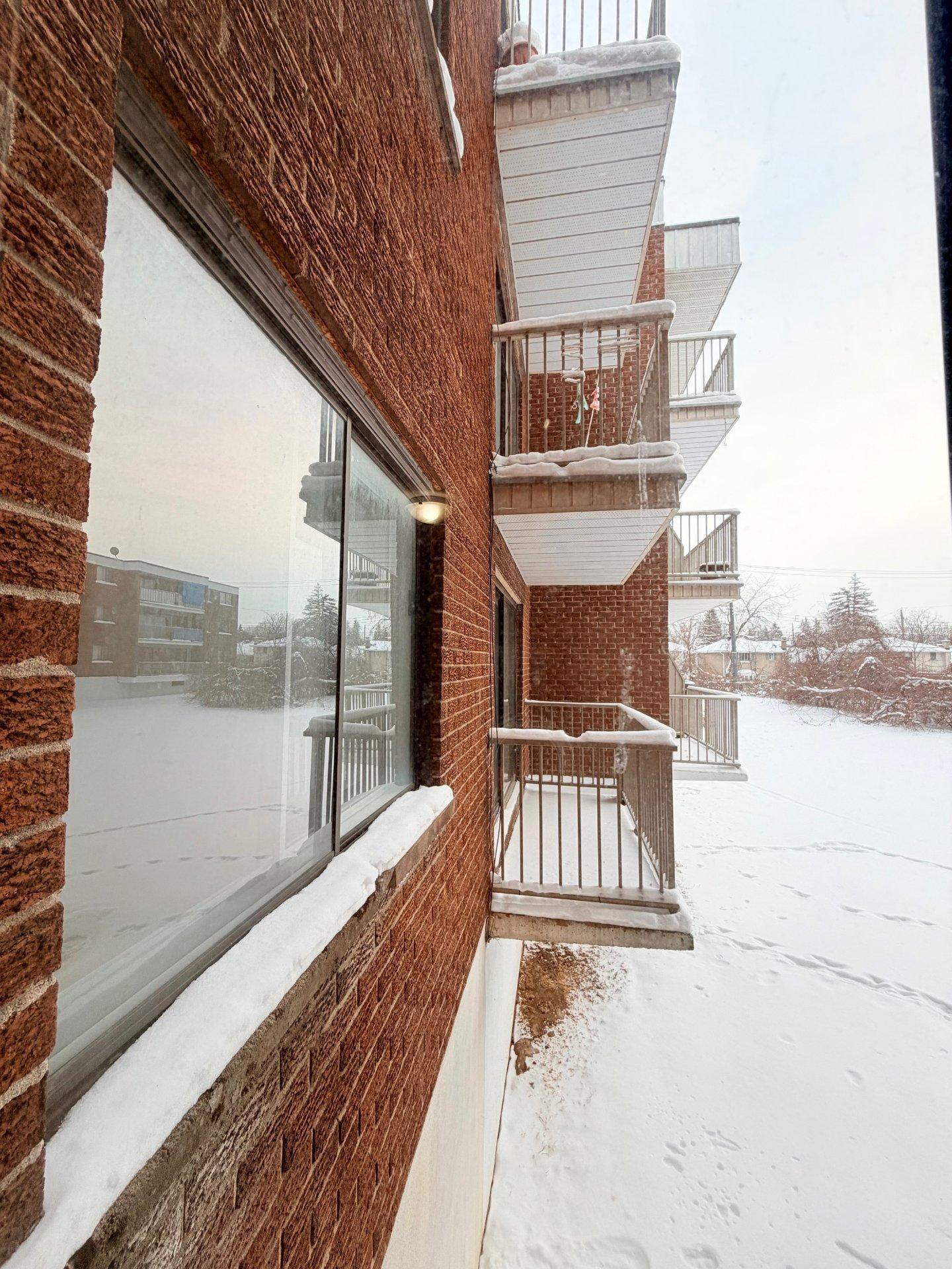 









12100


Boul. de Pierrefonds

, 101,
Montréal (Pierrefonds-Roxboro),




QC
H9A1A2

