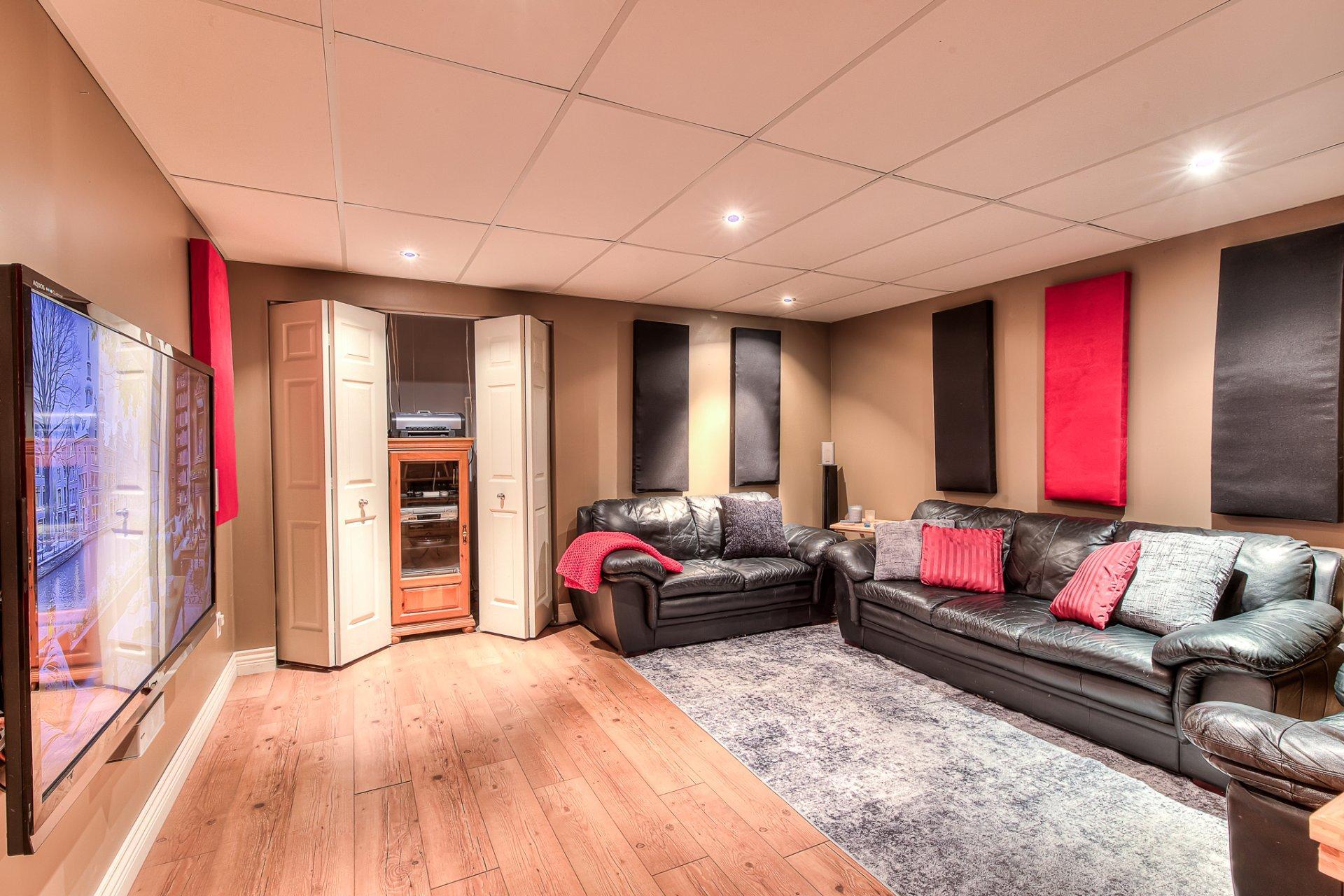 









1120


Rue des Chrysanthèmes

,
Laval (Sainte-Dorothée),




QC
H7X4B7

