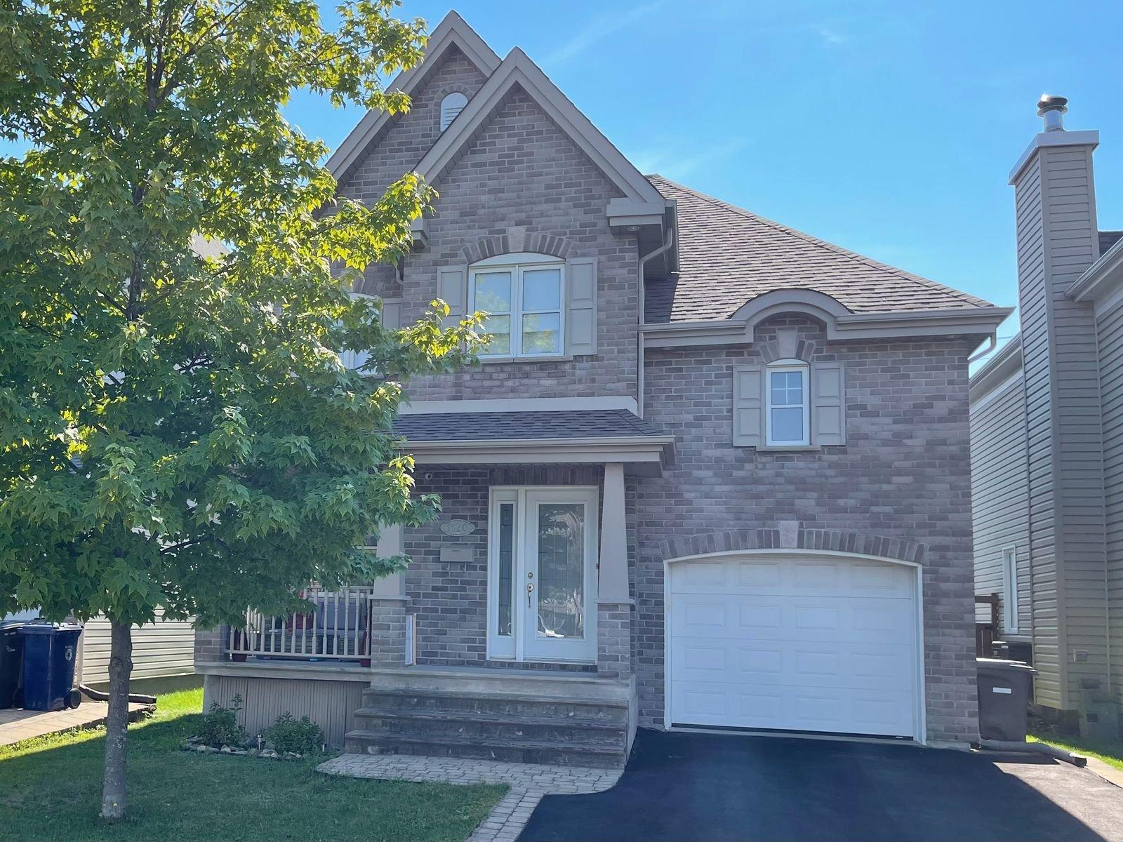 









1120


Rue des Chrysanthèmes

,
Laval (Sainte-Dorothée),




QC
H7X4B7

