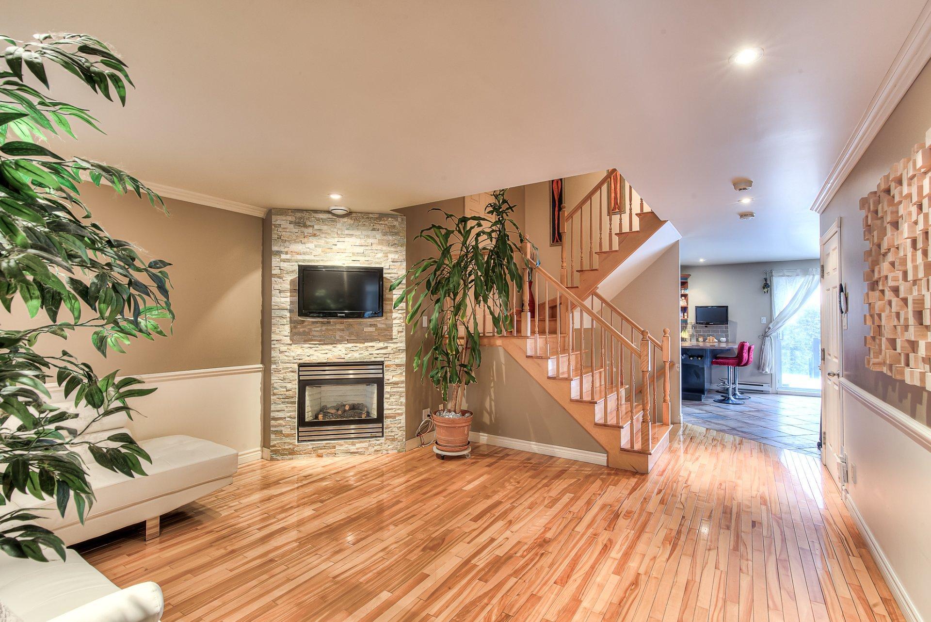 









1120


Rue des Chrysanthèmes

,
Laval (Sainte-Dorothée),




QC
H7X4B7

