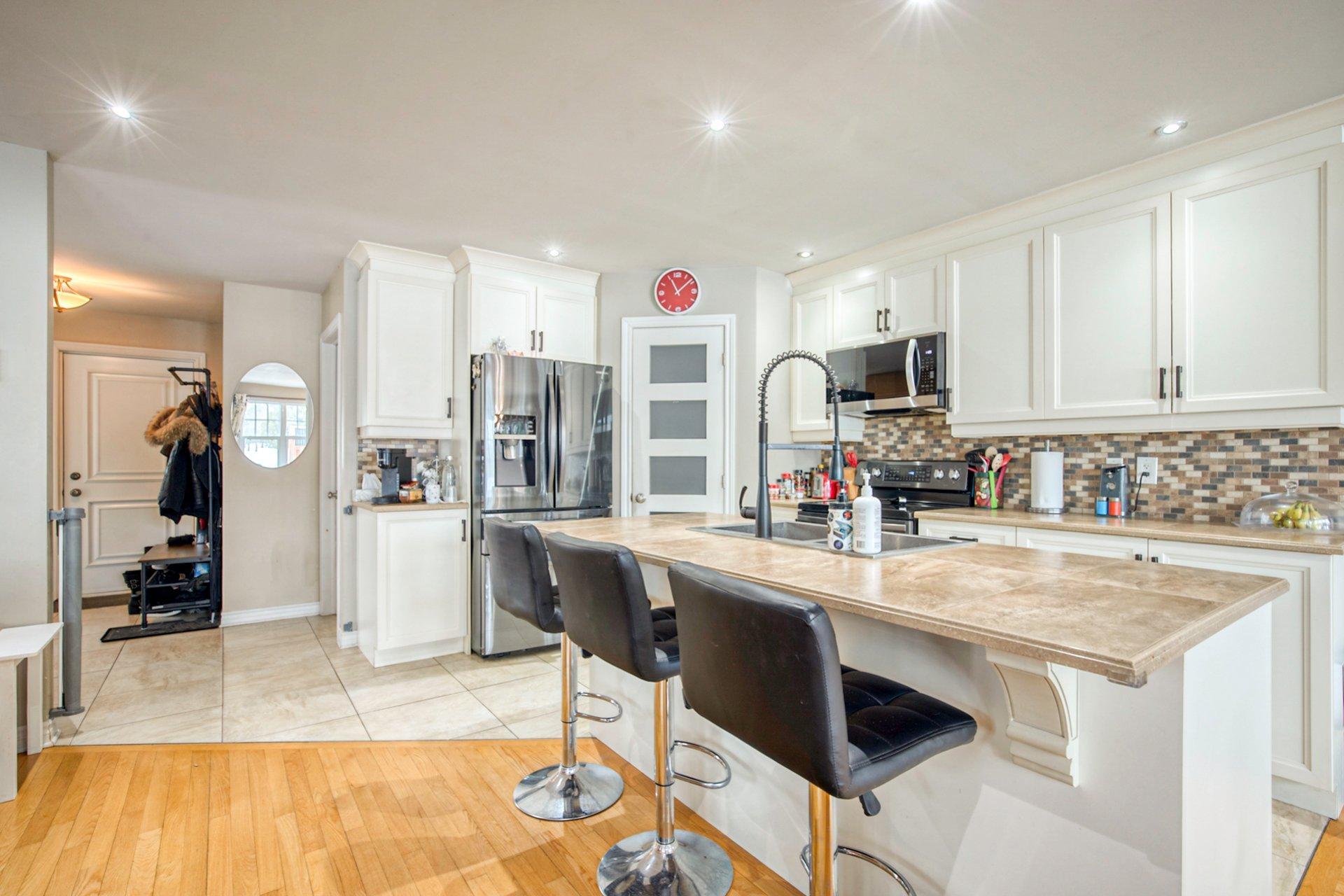 









191


25e Rue O.

, 2,
Venise-en-Québec,




QC
J0J2K0

