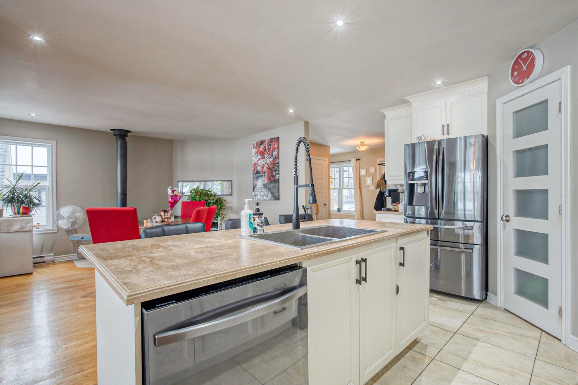 









191


25e Rue O.

, 2,
Venise-en-Québec,




QC
J0J2K0

